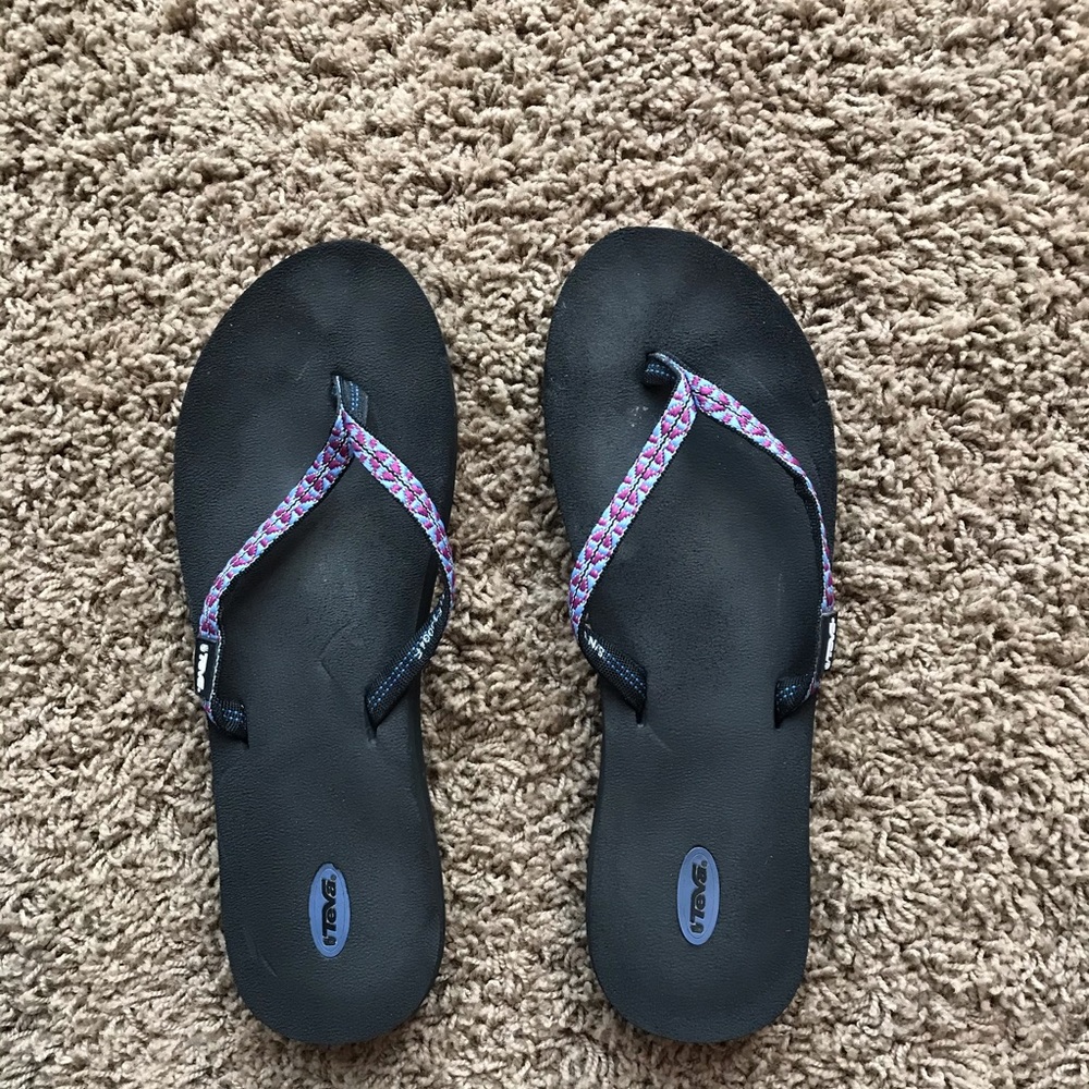 Women’s Teva flip flops size 11